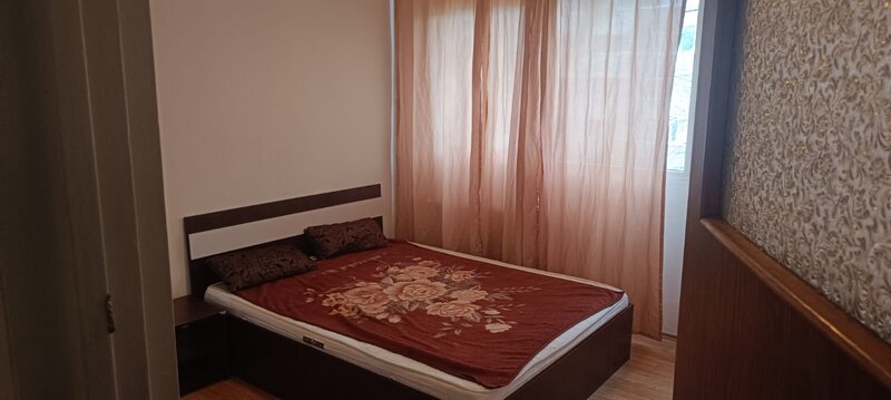 Sector 6, Plaza Mall,